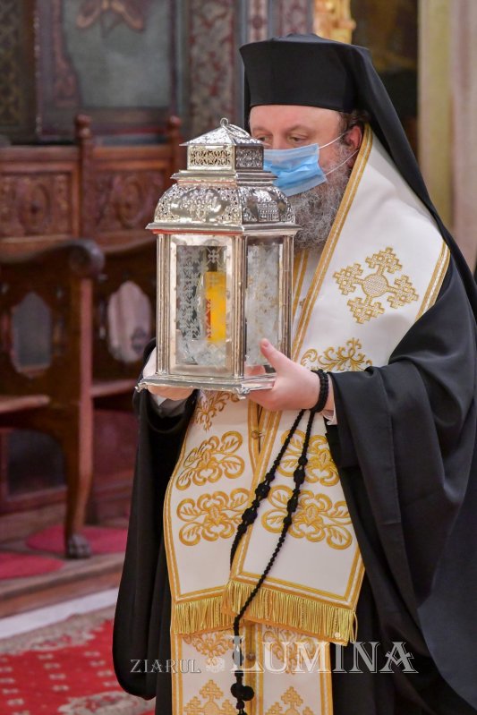 Sfânta Lumină de la Ierusalim a fost adusă în țară  143183