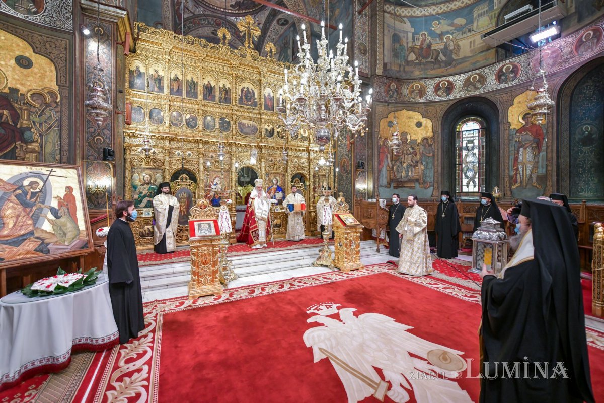 Sfânta Lumină de la Ierusalim a fost adusă în țară  143188