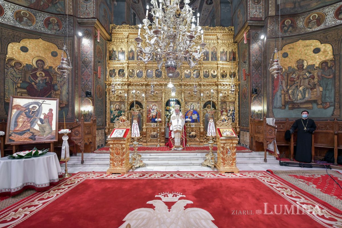 Sfânta Lumină de la Ierusalim a fost adusă în țară  143193