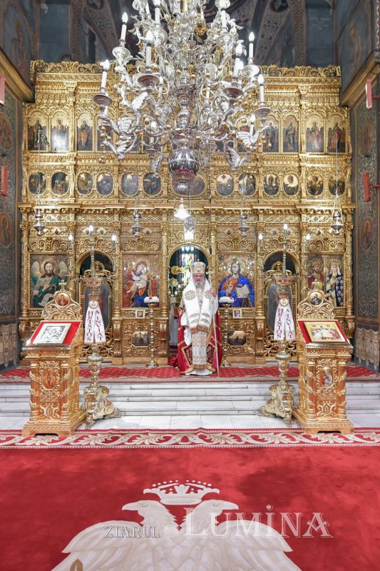 Sfânta Lumină de la Ierusalim a fost adusă în țară  143194