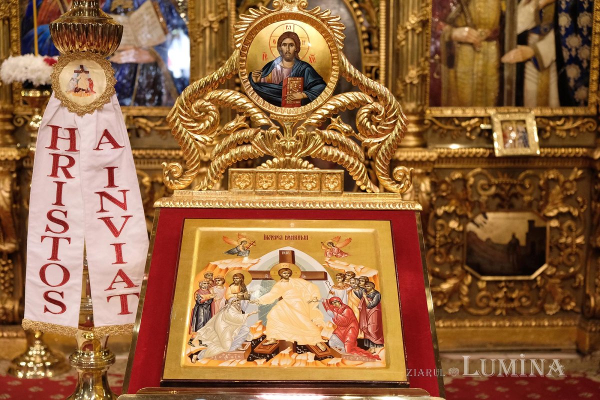 Slujba Vecerniei sau „A doua Înviere” din prima zi de Paști la Patriarhie 143275