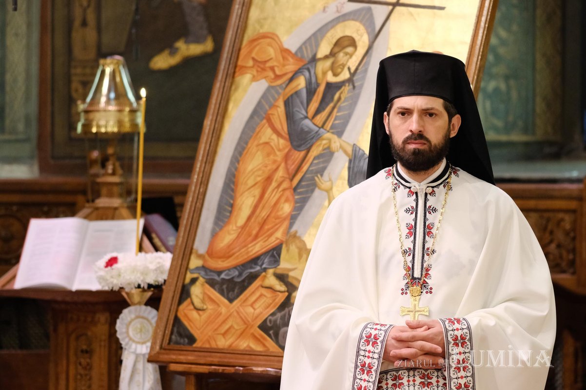 Slujba Vecerniei sau „A doua Înviere” din prima zi de Paști la Patriarhie 143278