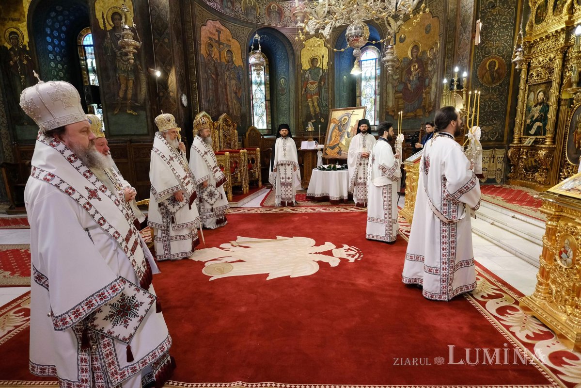 Slujba Vecerniei sau „A doua Înviere” din prima zi de Paști la Patriarhie 143281