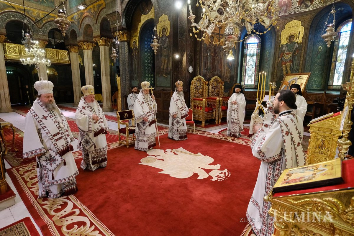 Slujba Vecerniei sau „A doua Înviere” din prima zi de Paști la Patriarhie 143282