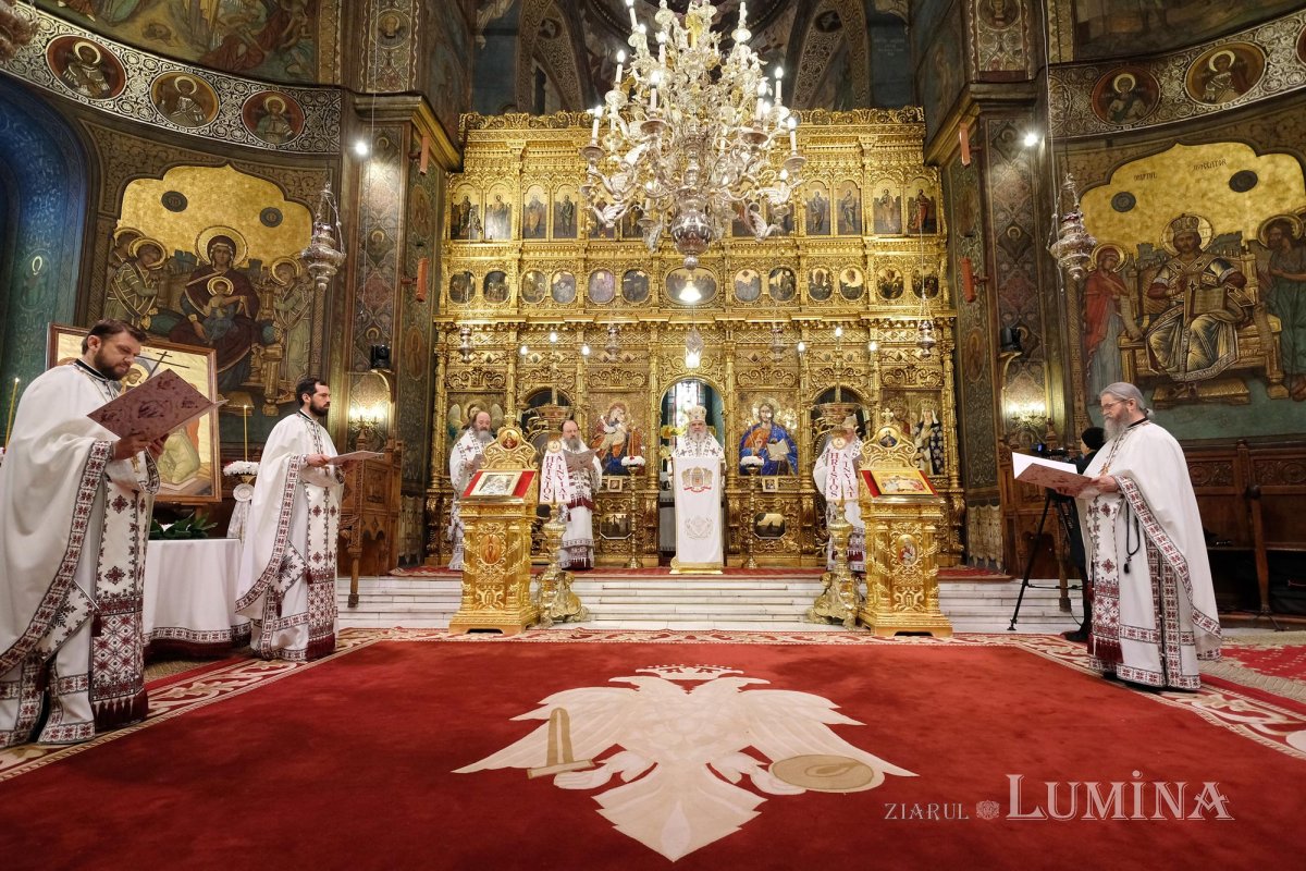 Slujba Vecerniei sau „A doua Înviere” din prima zi de Paști la Patriarhie 143288