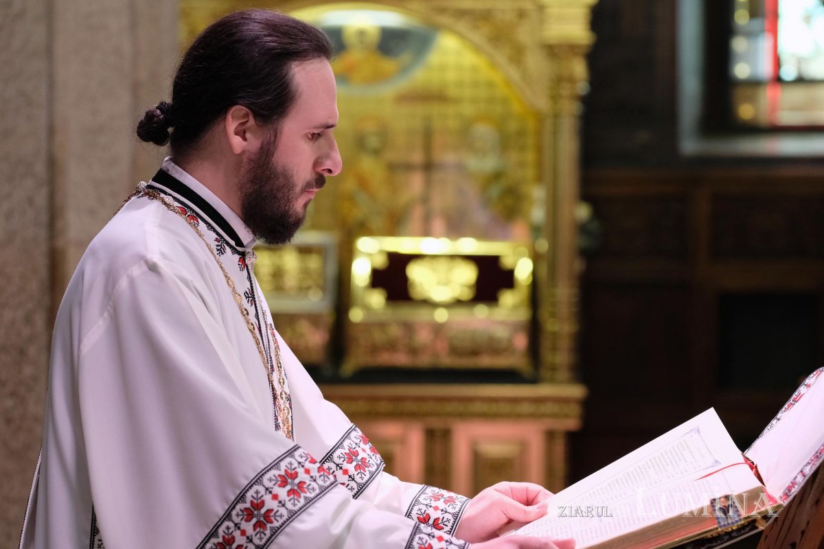 Slujba Vecerniei sau „A doua Înviere” din prima zi de Paști la Patriarhie 143295