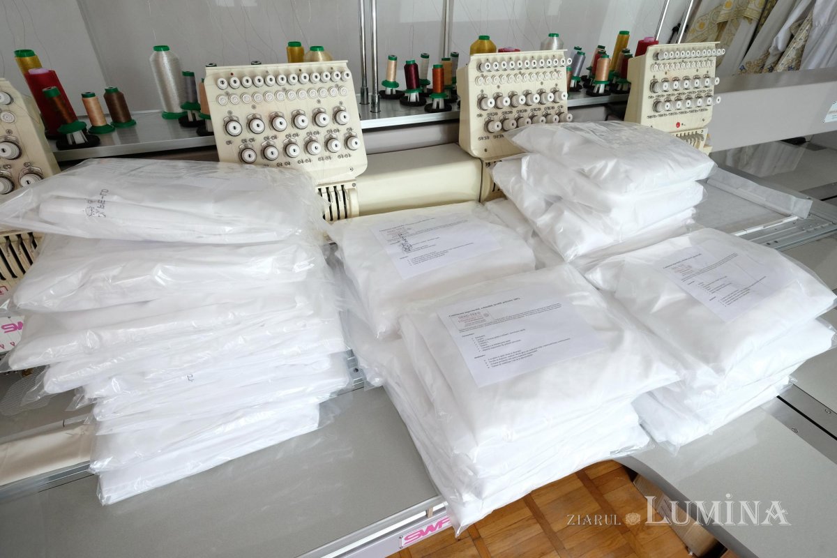 Arhiepiscopia Bucureştilor confecţionează noi combinezoane de protecţie 144073