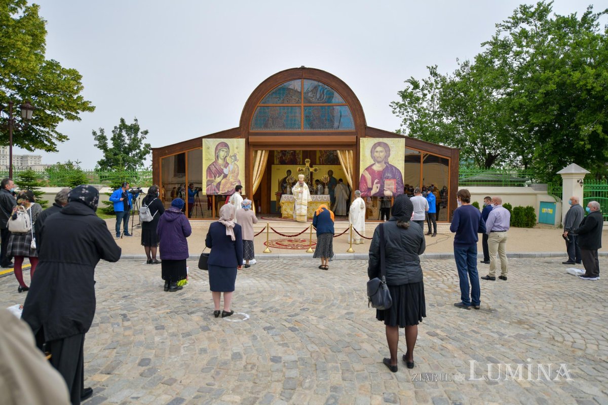 Slujire arhierească în Duminica Samarinencei pe Colina Bucuriei 144822