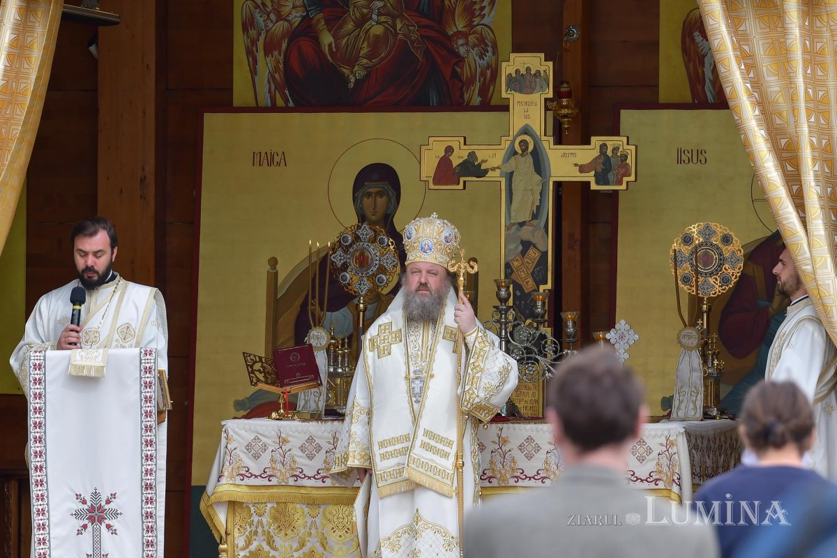 Slujire arhierească în Duminica Samarinencei pe Colina Bucuriei 144841