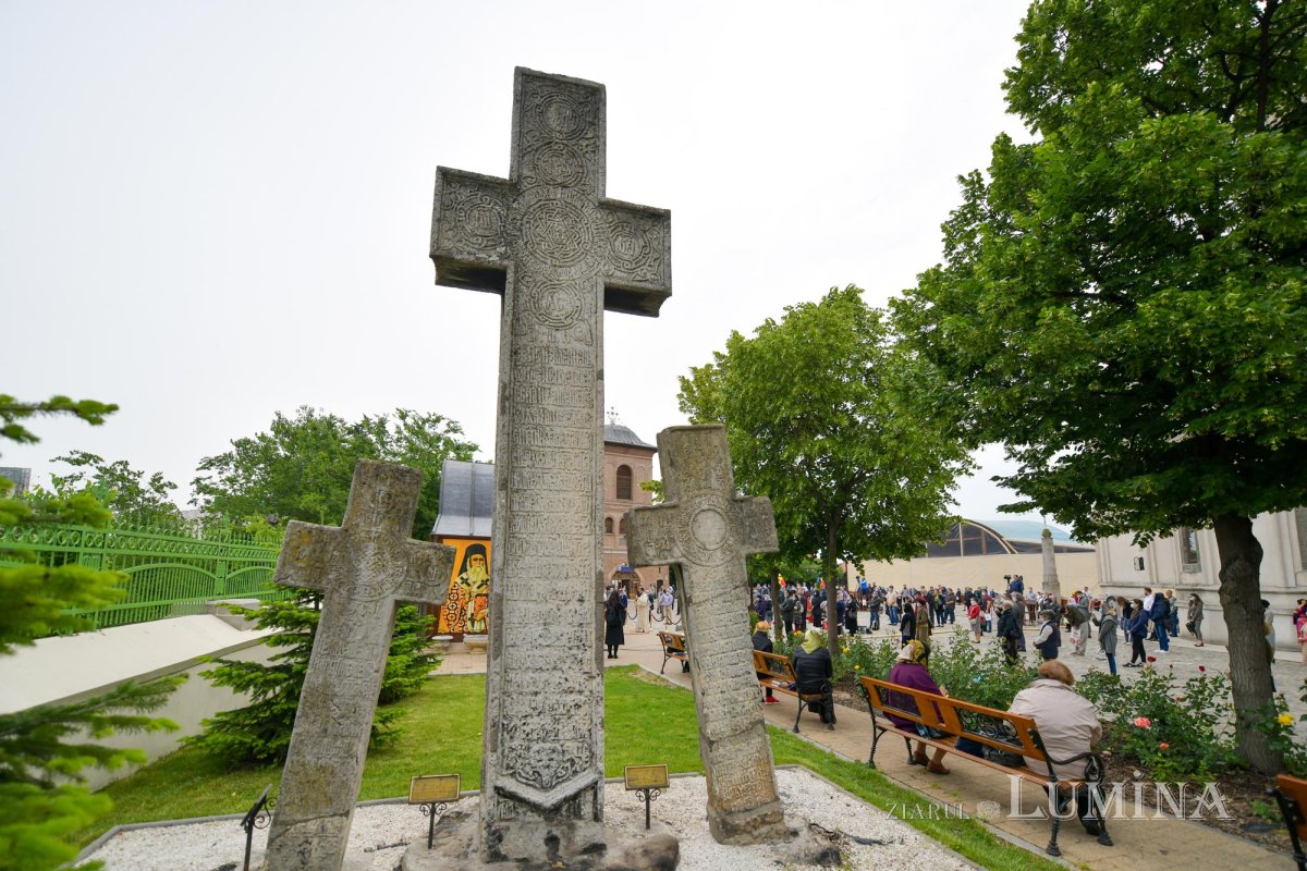 Slujire arhierească în Duminica Samarinencei pe Colina Bucuriei 144842