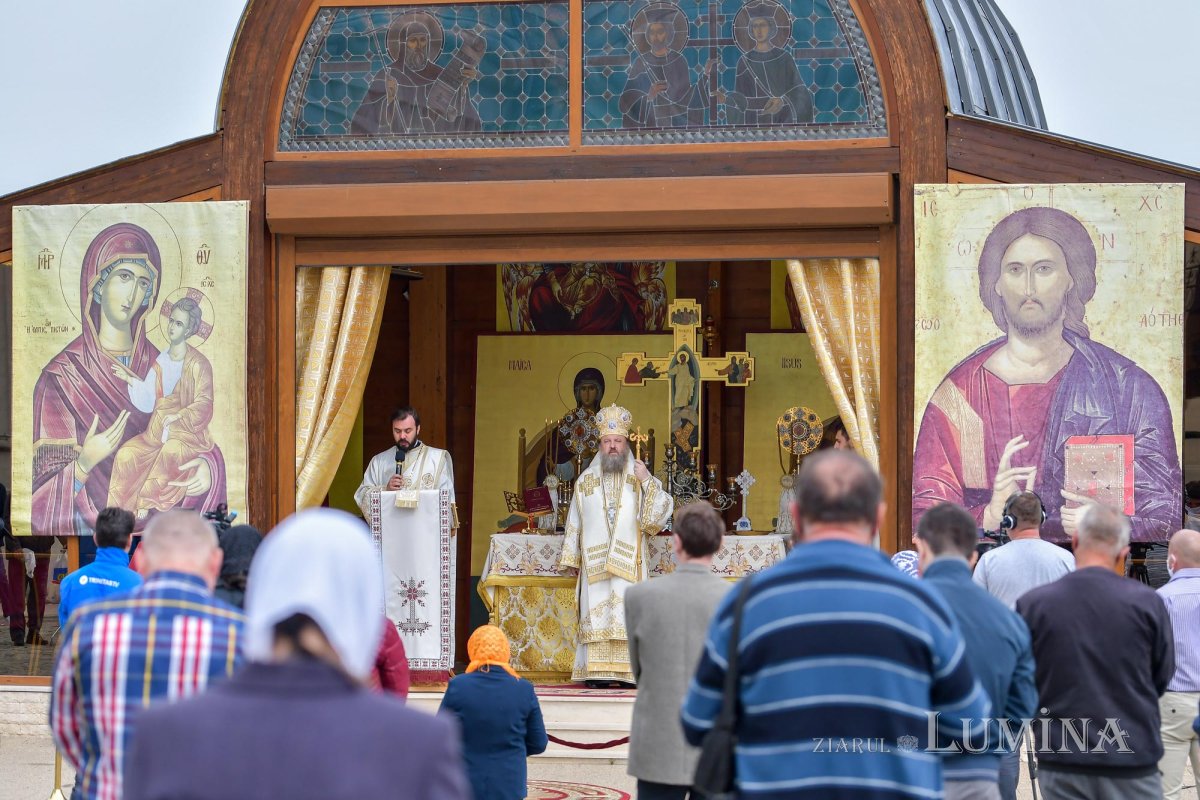 Slujire arhierească în Duminica Samarinencei pe Colina Bucuriei 144843