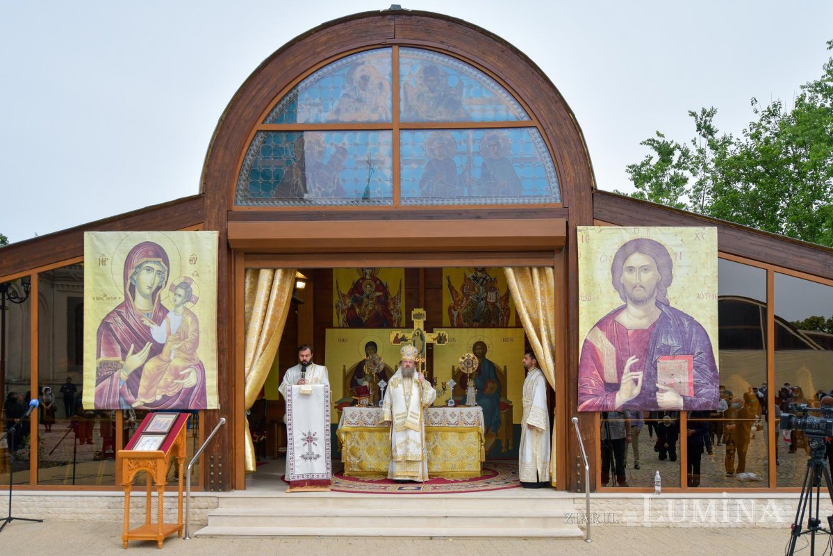 Slujire arhierească în Duminica Samarinencei pe Colina Bucuriei 144844