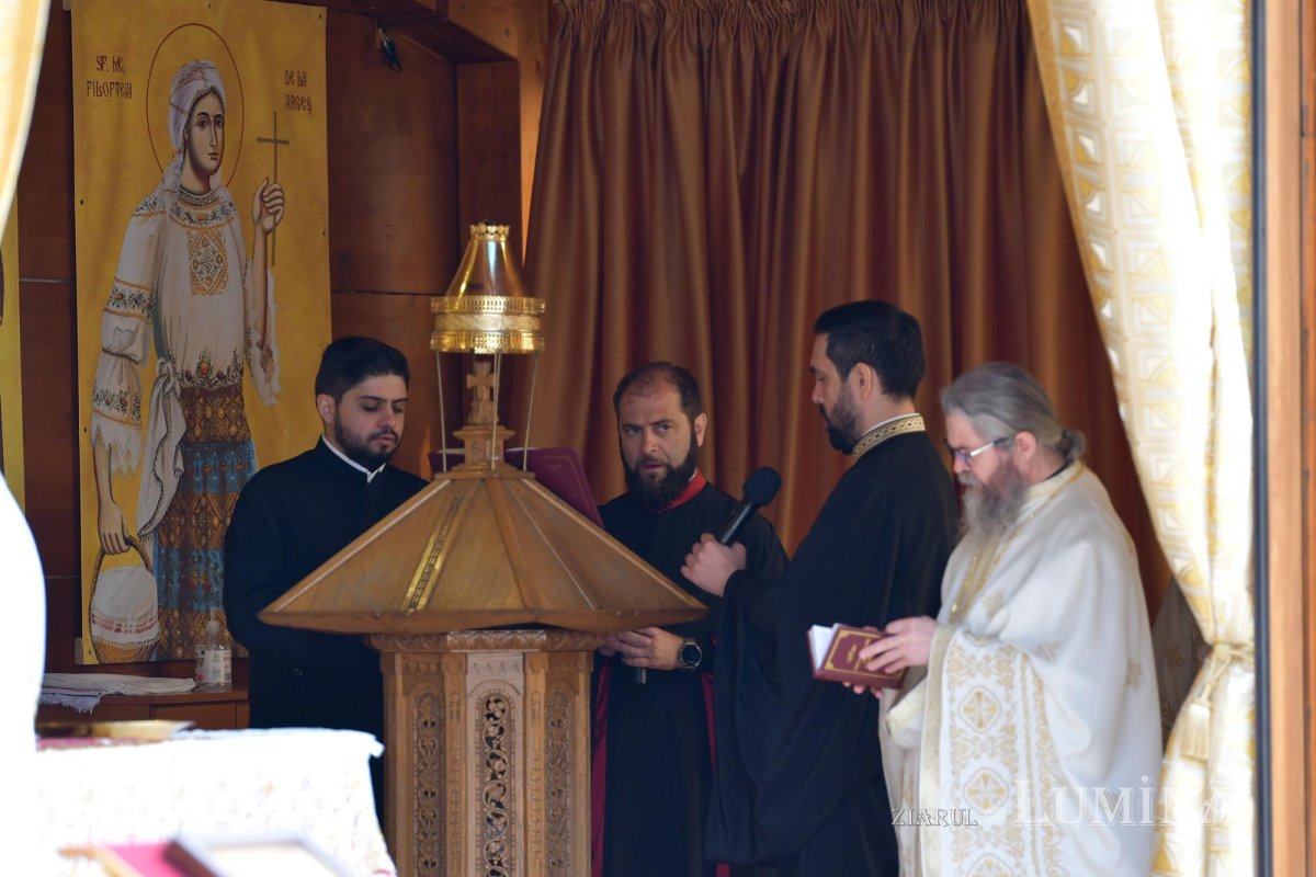 Slujire arhierească în Duminica Samarinencei pe Colina Bucuriei 144852