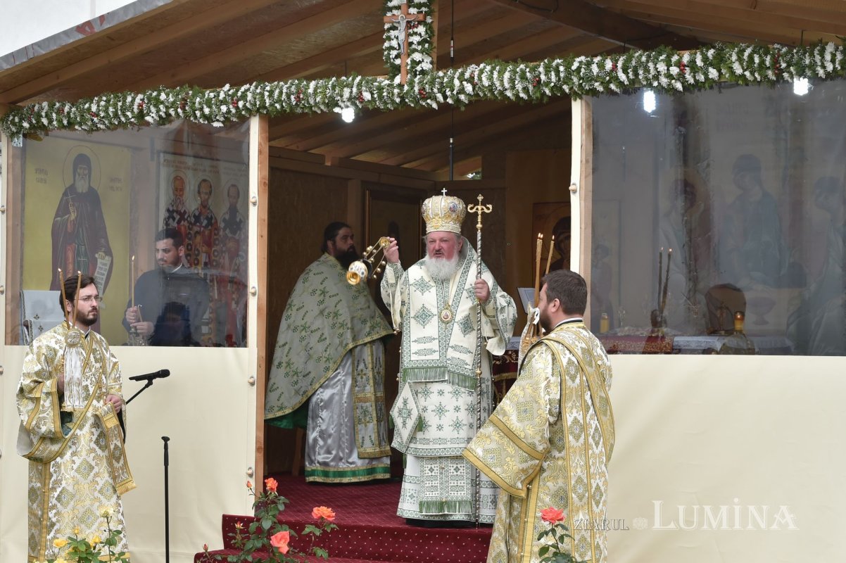 Pogorârea Sfântului Duh, prăznuită la mănăstirea ilfoveană Cernica 146225