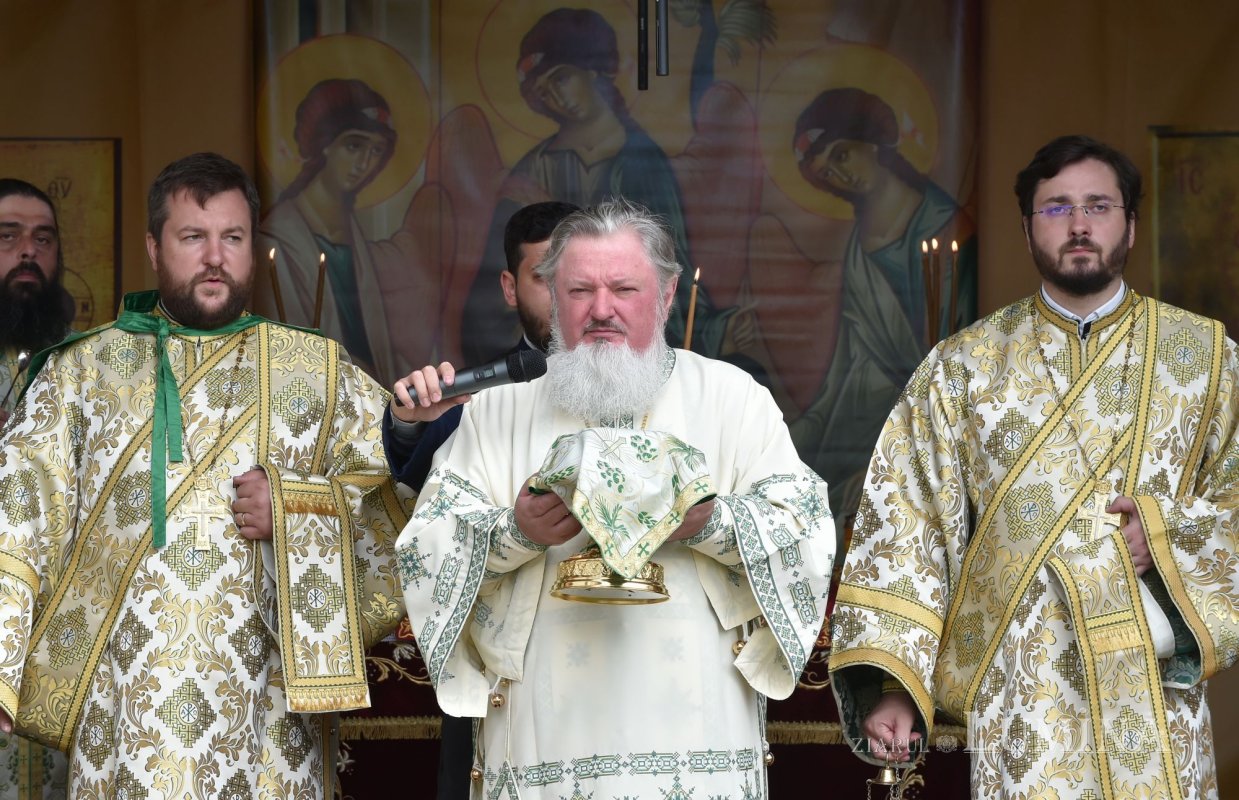 Pogorârea Sfântului Duh, prăznuită la mănăstirea ilfoveană Cernica 146231