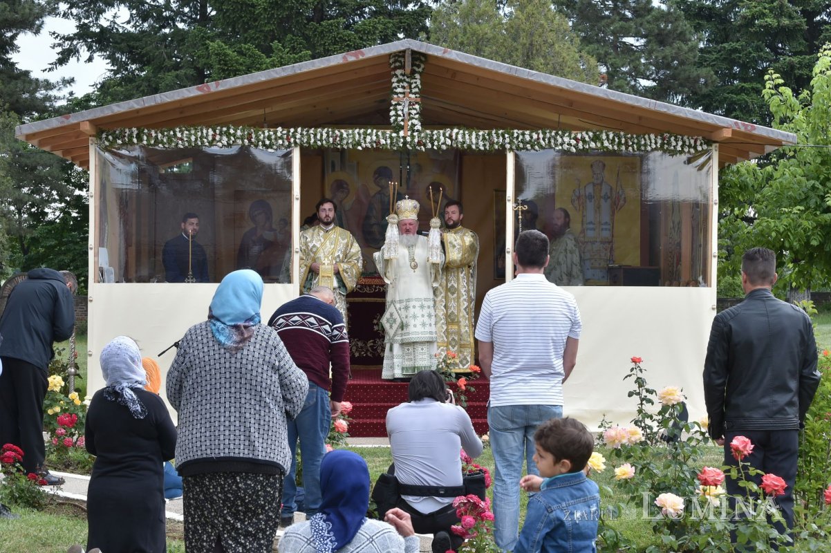 Pogorârea Sfântului Duh, prăznuită la mănăstirea ilfoveană Cernica 146236