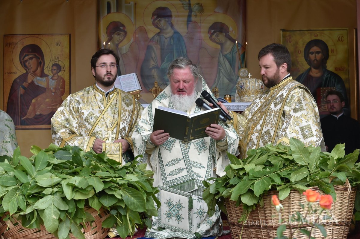 Pogorârea Sfântului Duh, prăznuită la mănăstirea ilfoveană Cernica 146243