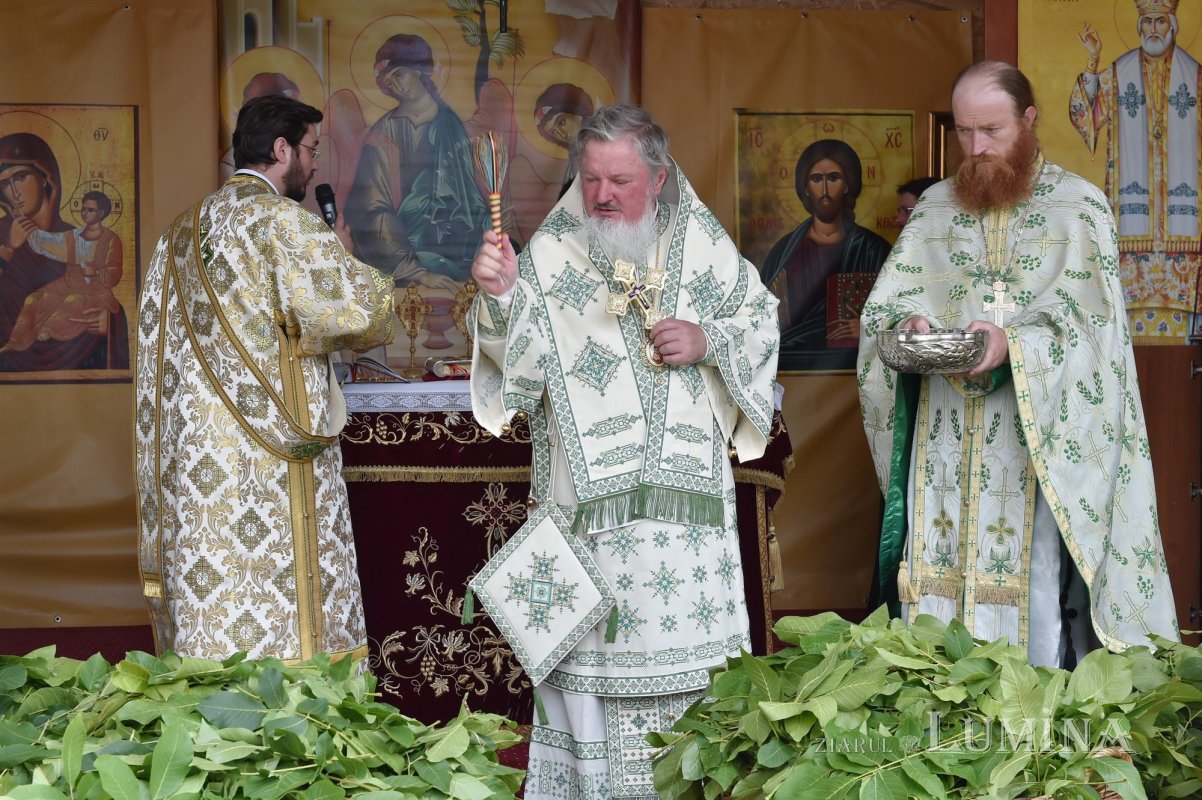 Pogorârea Sfântului Duh, prăznuită la mănăstirea ilfoveană Cernica 146244
