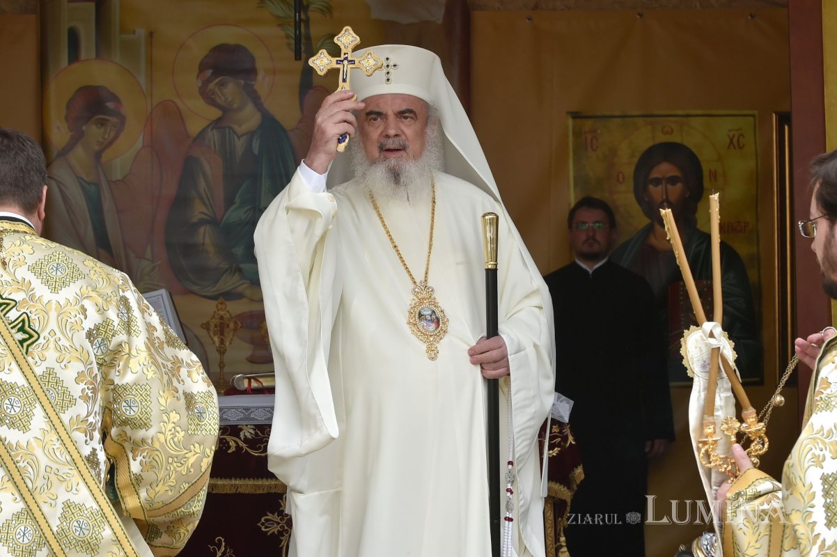 Pogorârea Sfântului Duh, prăznuită la mănăstirea ilfoveană Cernica 146246