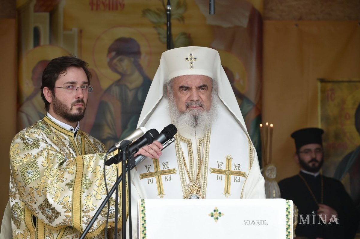 Pogorârea Sfântului Duh, prăznuită la mănăstirea ilfoveană Cernica 146247