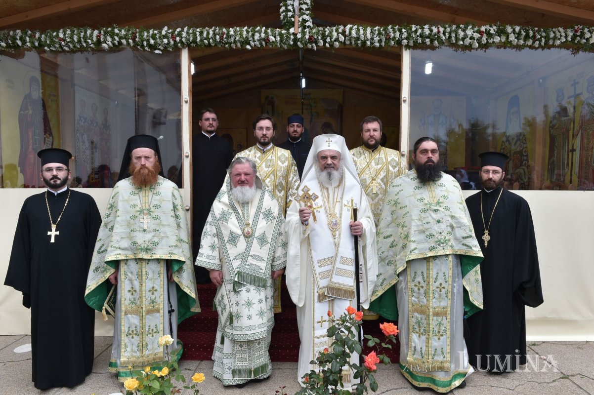 Pogorârea Sfântului Duh, prăznuită la mănăstirea ilfoveană Cernica 146257