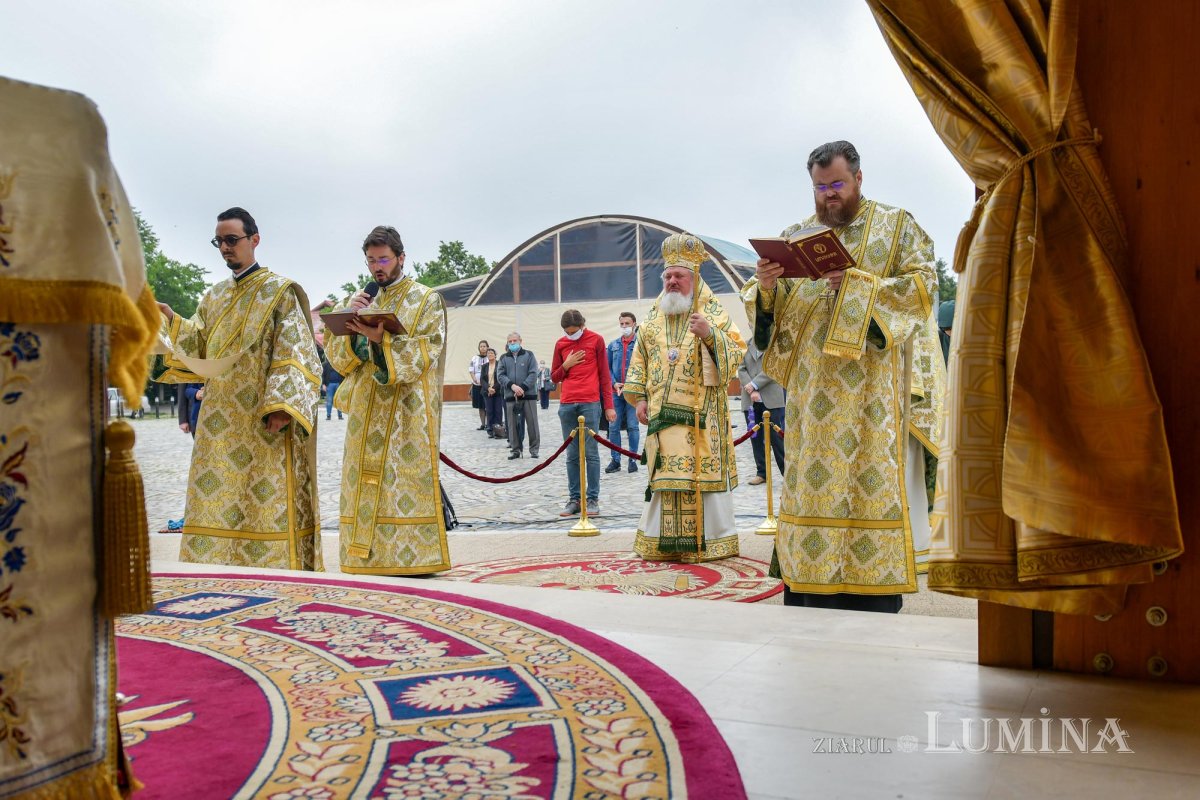Hramul Centrului de Presă BASILICA pe Colina Patriarhiei 146308