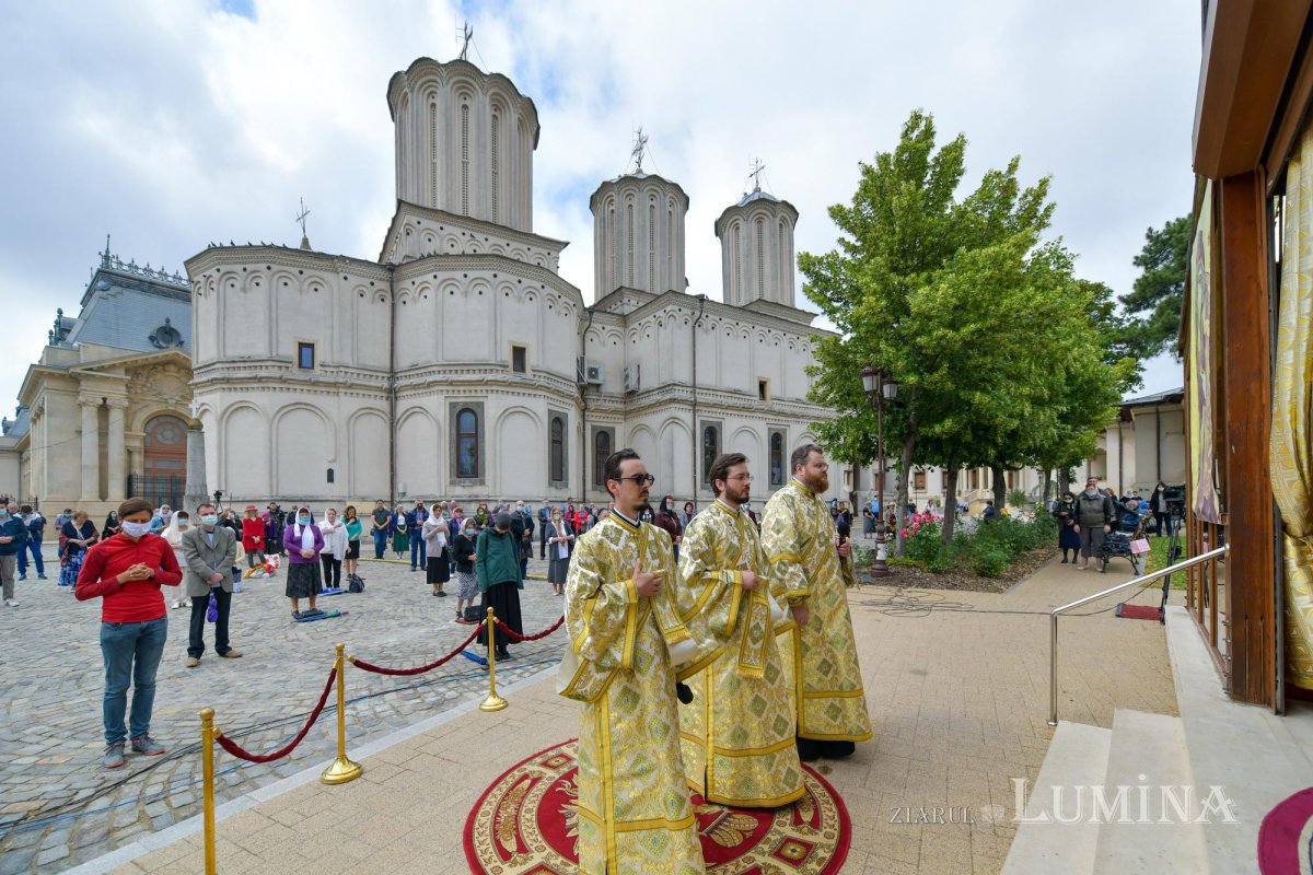 Hramul Centrului de Presă BASILICA pe Colina Patriarhiei 146330