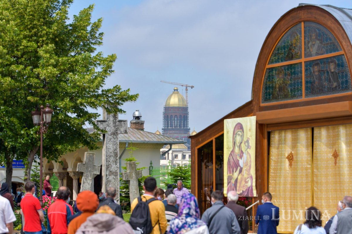 Hramul Centrului de Presă BASILICA pe Colina Patriarhiei 146345