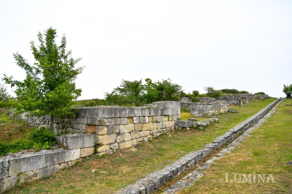 Actul de naștere al poporului român 146859