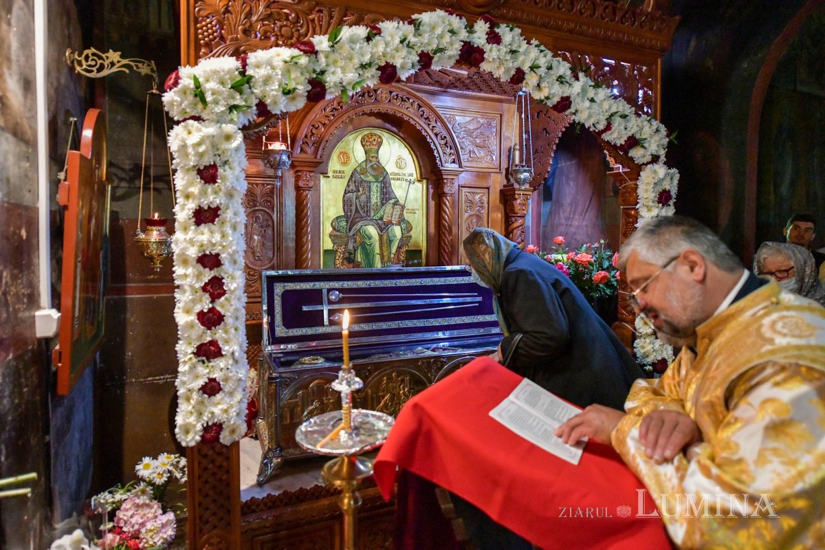 Cinstire și fidelitate pentru Mitropolitul Grigorie Dascălul la Căldăruşani 147247