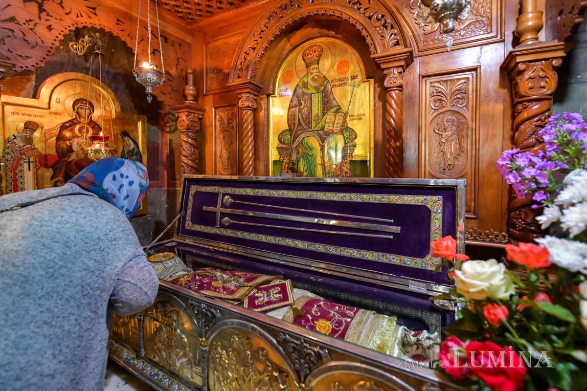 Cinstire și fidelitate pentru Mitropolitul Grigorie Dascălul la Căldăruşani 147249