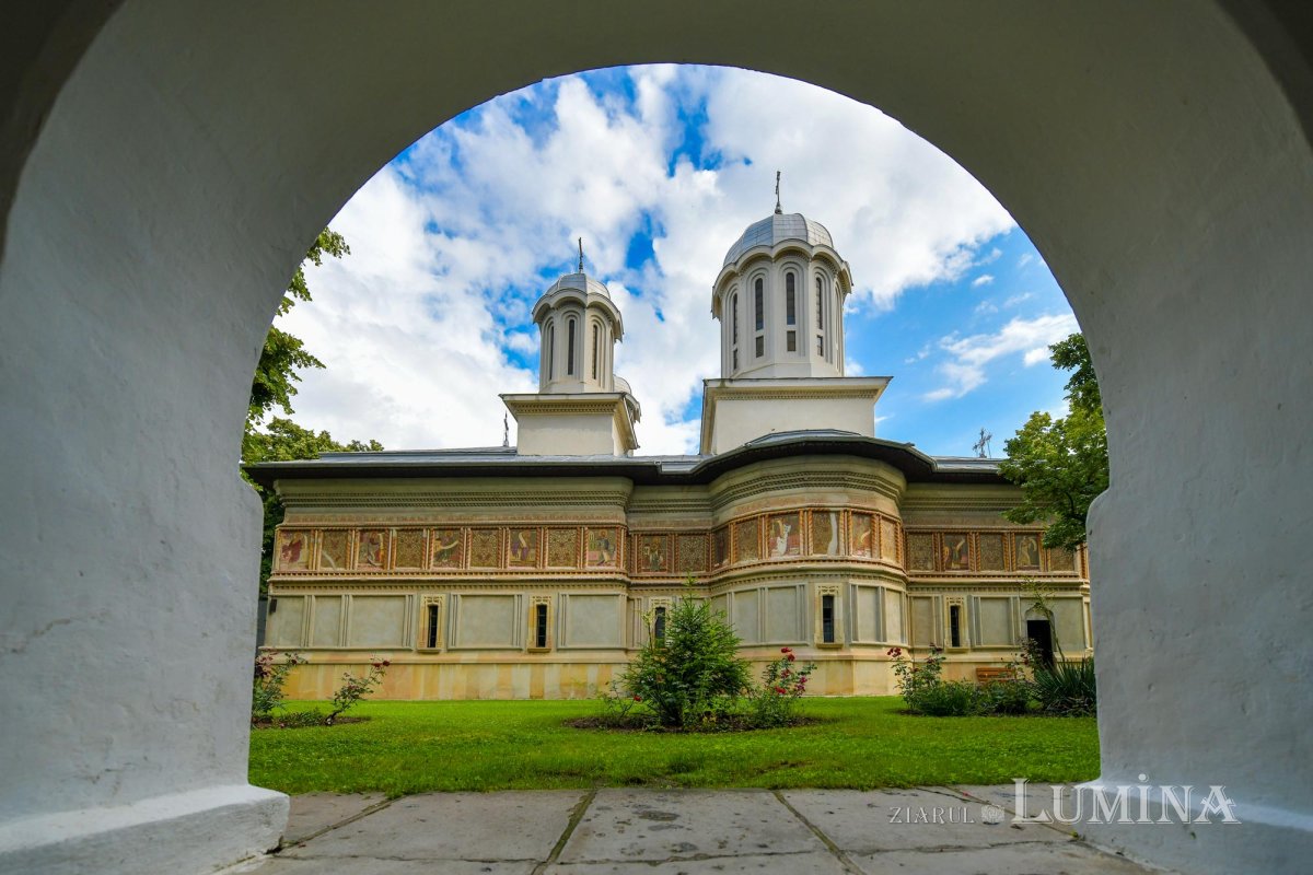 Cinstire și fidelitate pentru Mitropolitul Grigorie Dascălul la Căldăruşani 147250