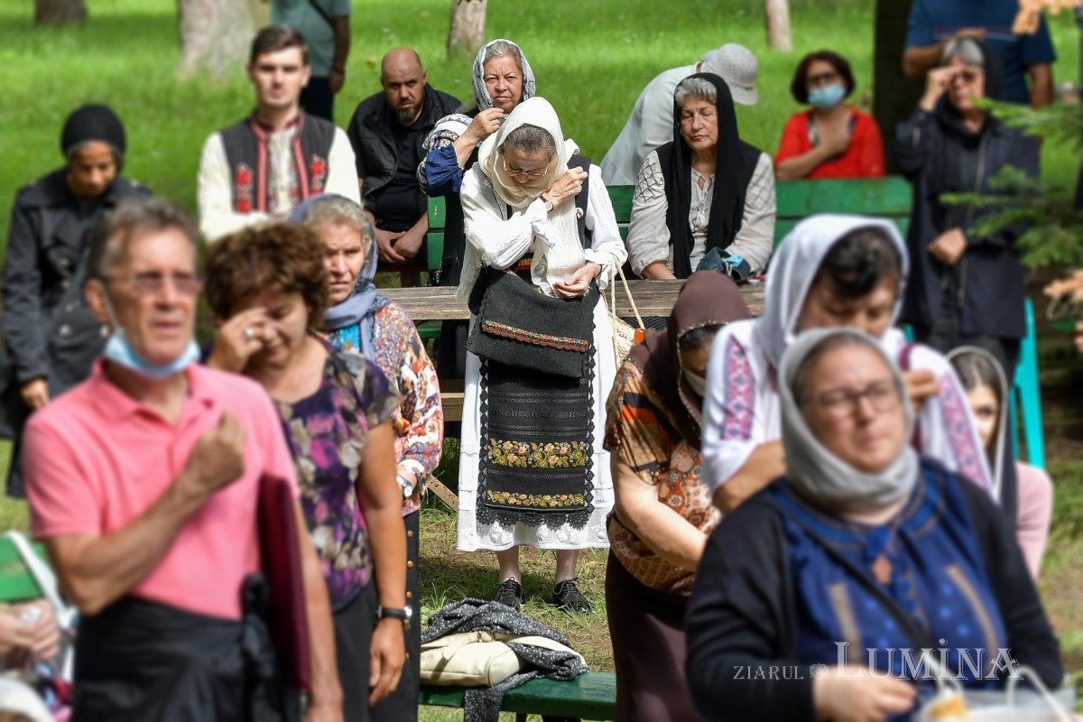 Cinstire și fidelitate pentru Mitropolitul Grigorie Dascălul la Căldăruşani 147254