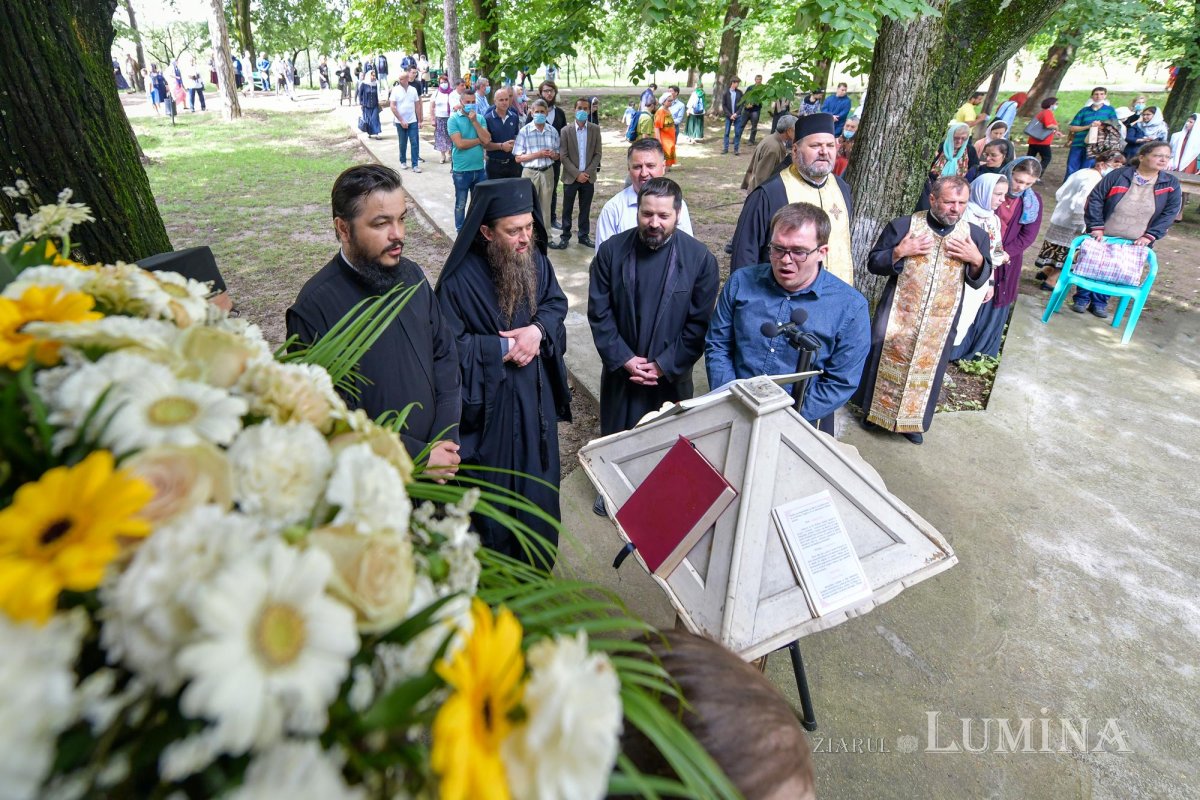 Cinstire și fidelitate pentru Mitropolitul Grigorie Dascălul la Căldăruşani 147262