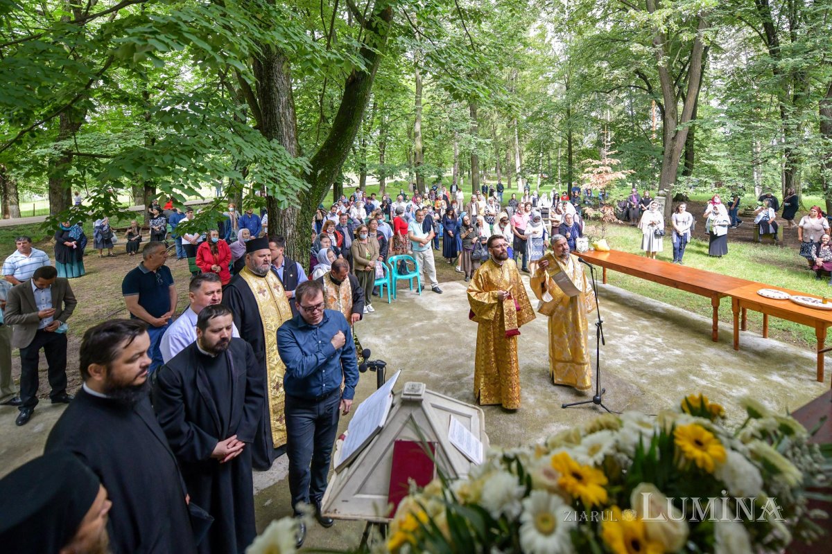 Cinstire și fidelitate pentru Mitropolitul Grigorie Dascălul la Căldăruşani 147263