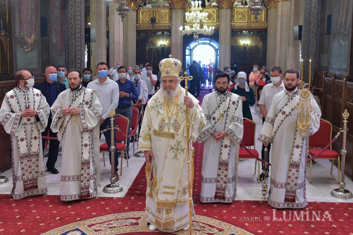Cinstirea Sfinţilor Apostoli Petru şi Pavel la Catedrala Patriarhală 147693