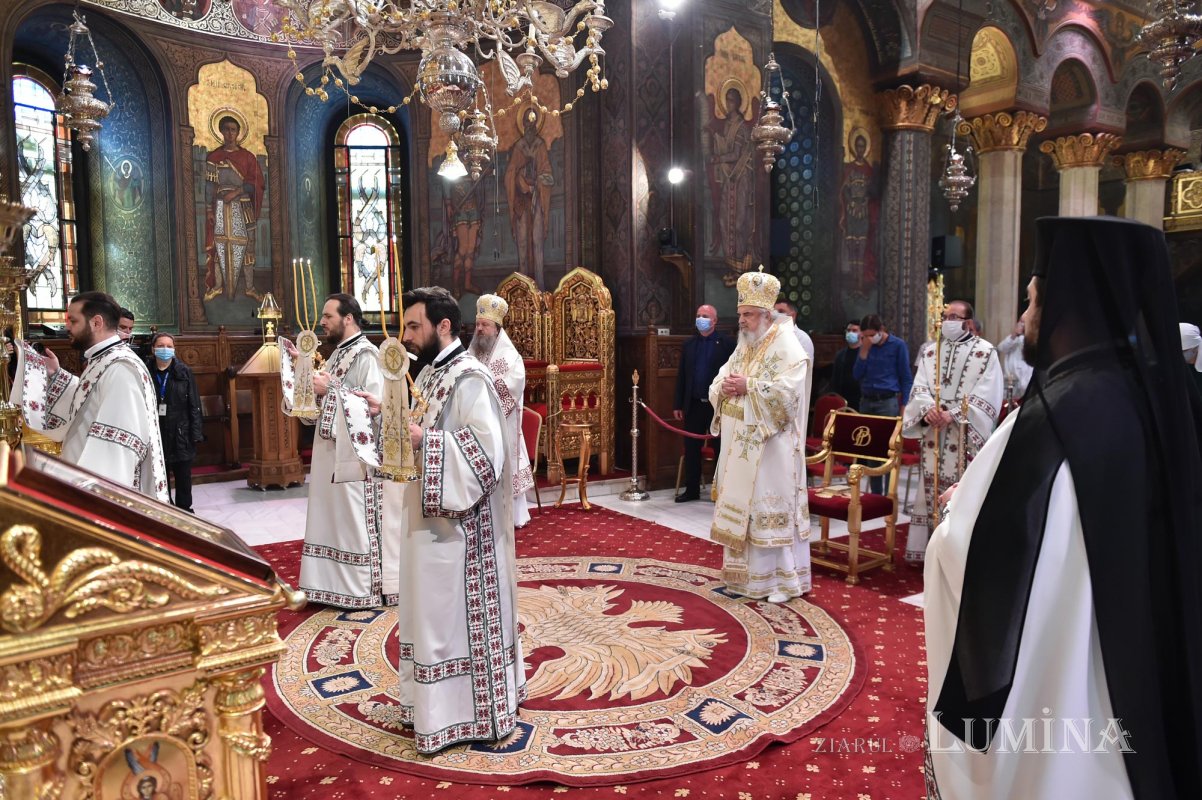 Cinstirea Sfinţilor Apostoli Petru şi Pavel la Catedrala Patriarhală 147697