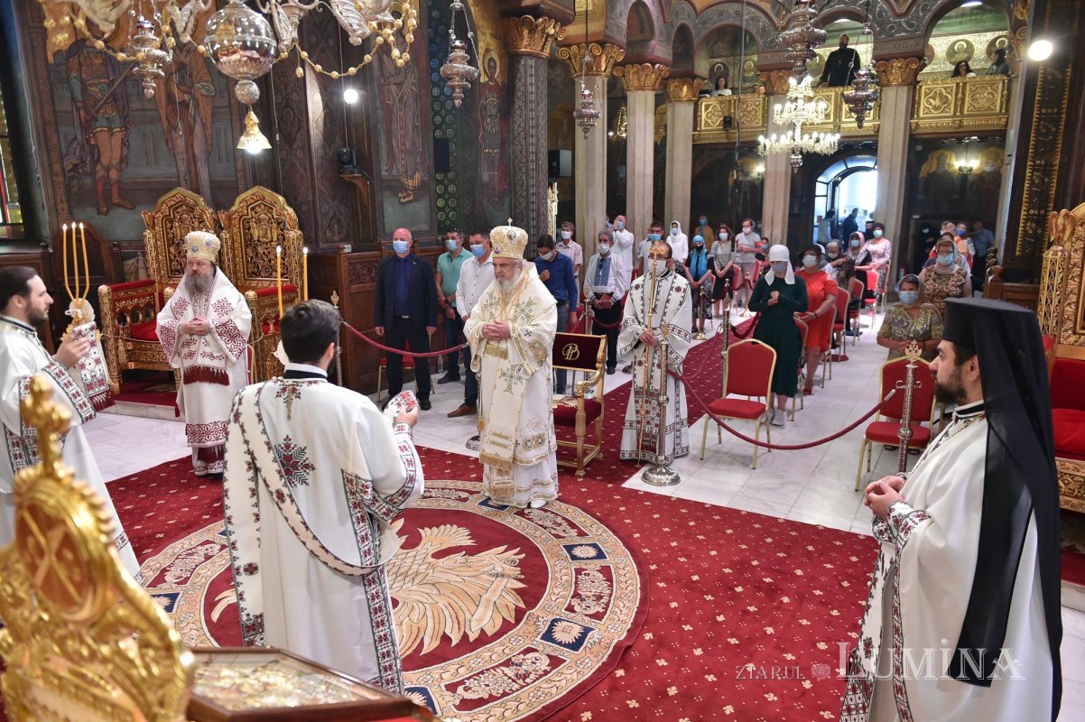 Cinstirea Sfinţilor Apostoli Petru şi Pavel la Catedrala Patriarhală 147699