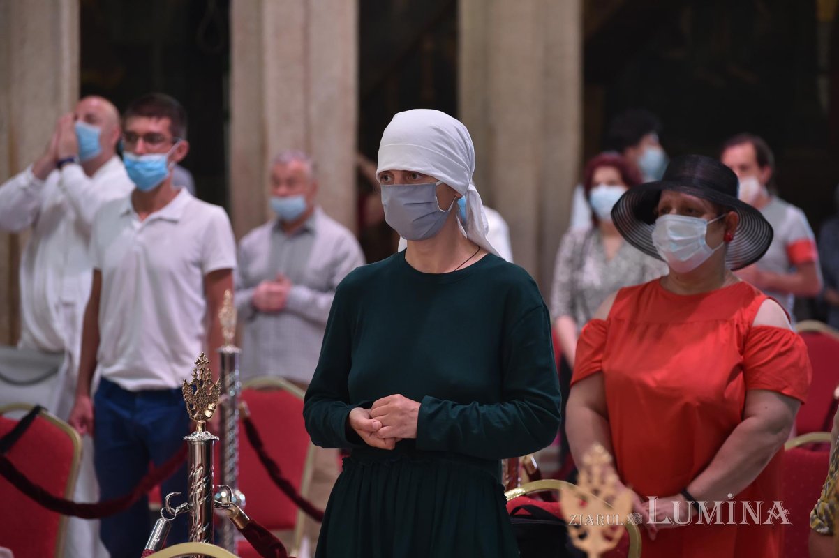 Cinstirea Sfinţilor Apostoli Petru şi Pavel la Catedrala Patriarhală 147701