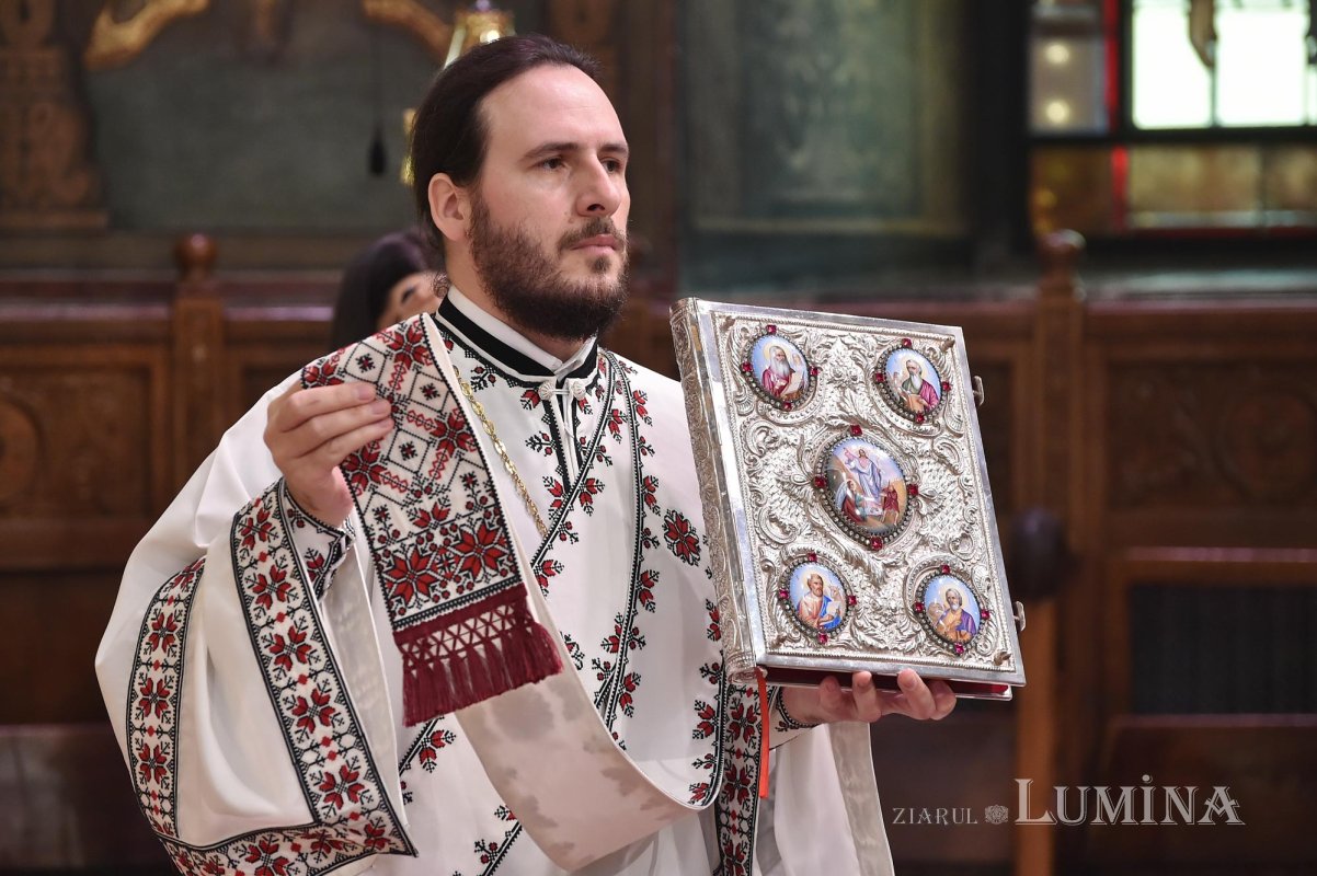 Cinstirea Sfinţilor Apostoli Petru şi Pavel la Catedrala Patriarhală 147702