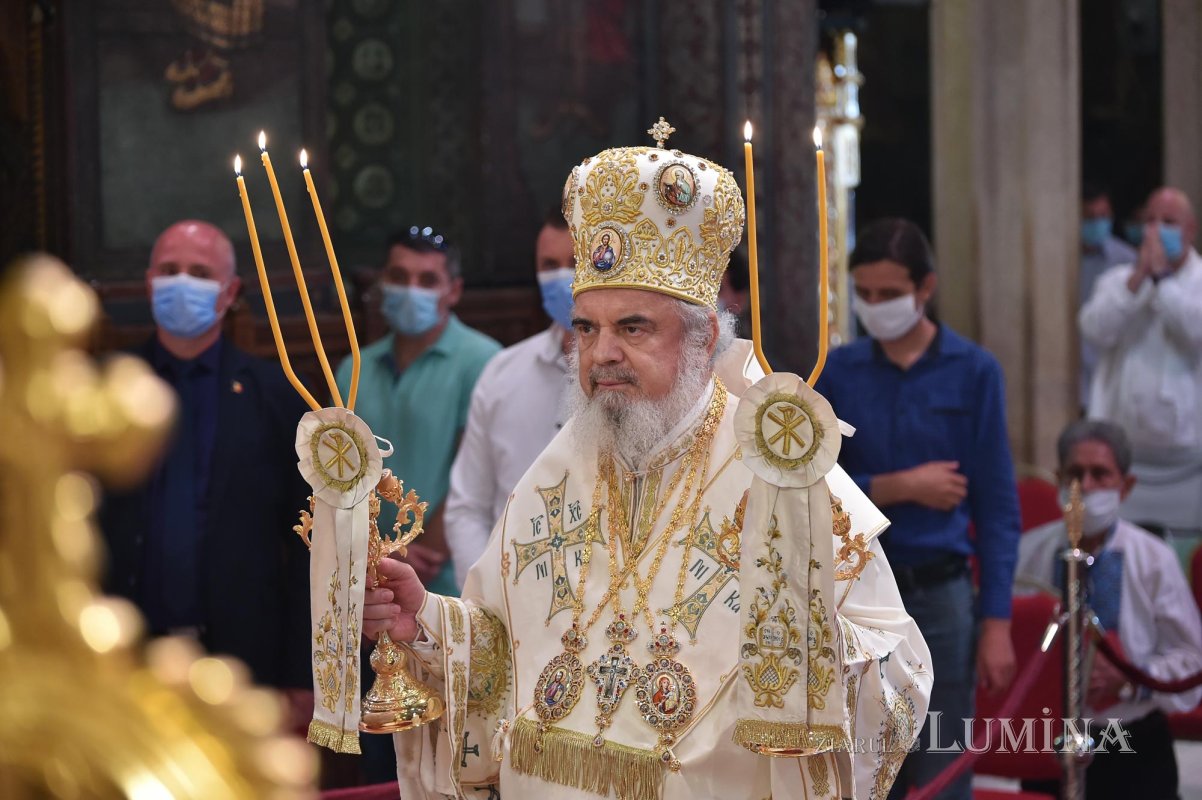Cinstirea Sfinţilor Apostoli Petru şi Pavel la Catedrala Patriarhală 147703