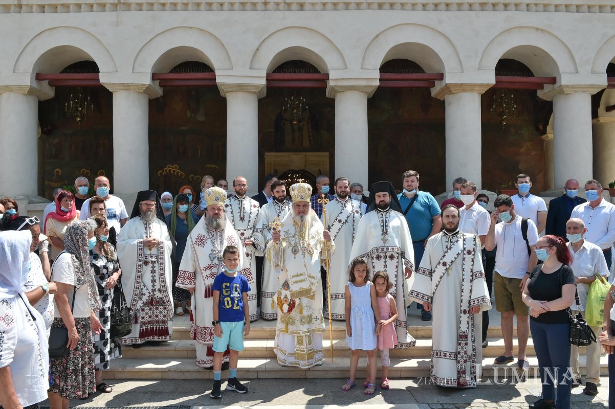 Cinstirea Sfinţilor Apostoli Petru şi Pavel la Catedrala Patriarhală 147713