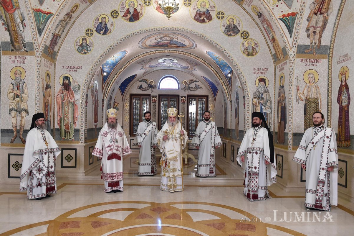 Cinstirea Sfinţilor Apostoli Petru şi Pavel la Catedrala Patriarhală 147715