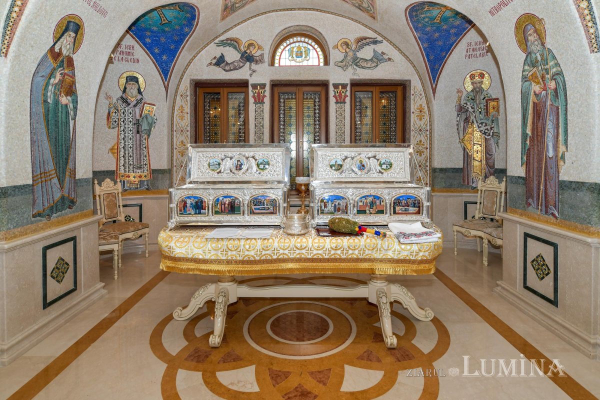 Racle sfinţite de Patriarhul României pentru Mănăstirea Văratec 148996