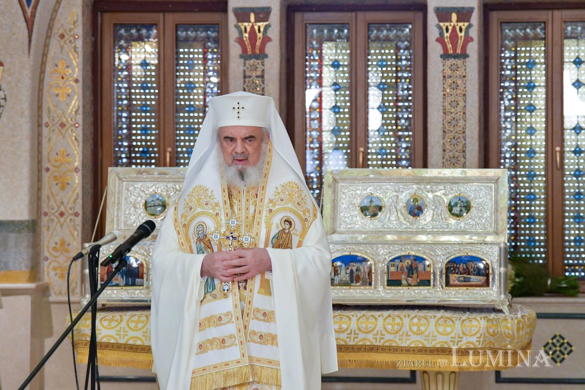 Racle sfinţite de Patriarhul României pentru Mănăstirea Văratec 149003