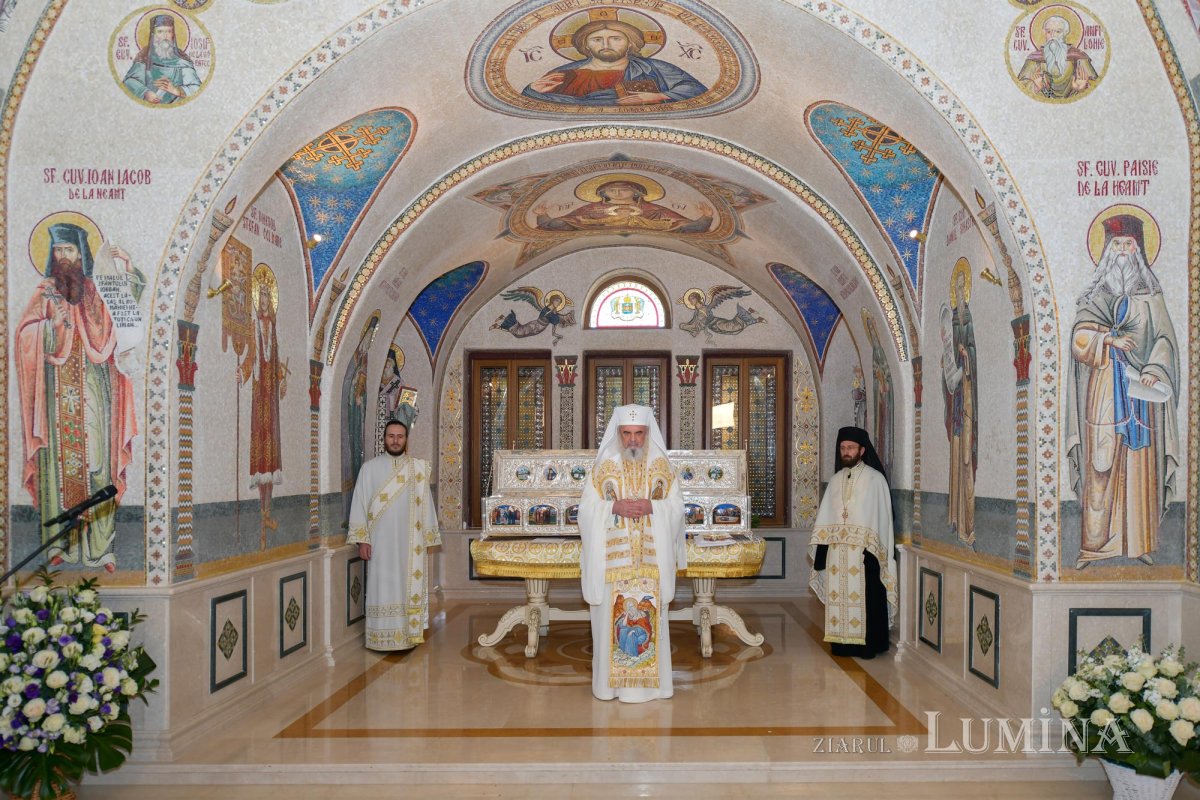 Racle sfinţite de Patriarhul României pentru Mănăstirea Văratec 149012