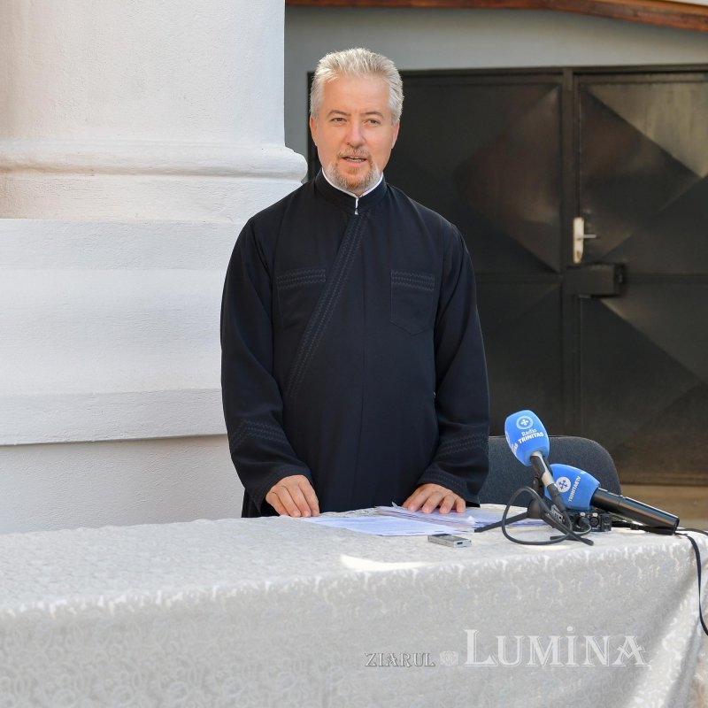 Biserica Scaune din Bucureşti a primit veșmântul sfințeniei 149550