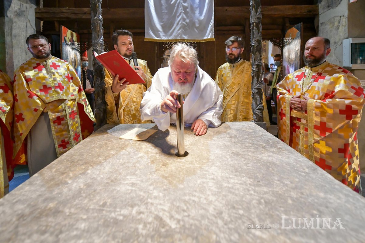 Biserica Scaune din Bucureşti a primit veșmântul sfințeniei 149570