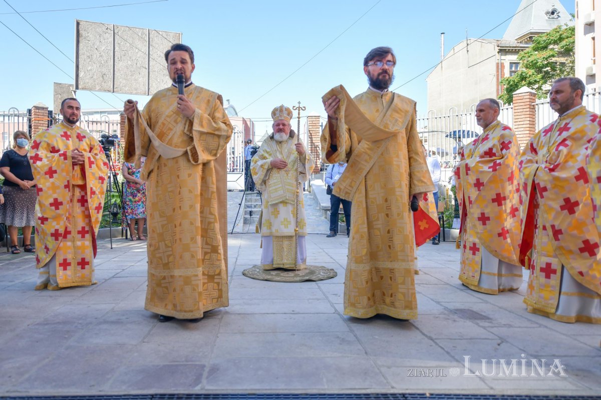 Biserica Scaune din Bucureşti a primit veșmântul sfințeniei 149577