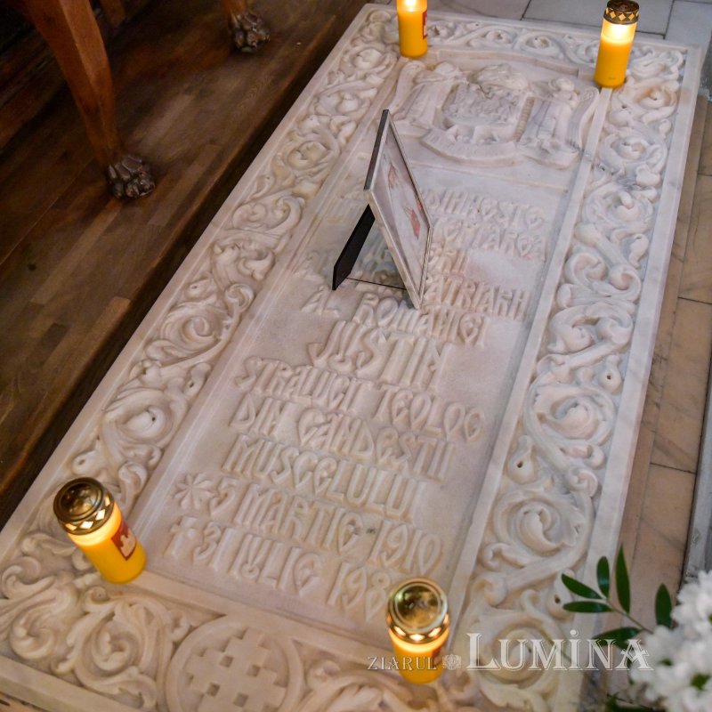 Pomenirea Patriarhilor Iustin şi Teoctist la Catedrala Patriarhală 149893